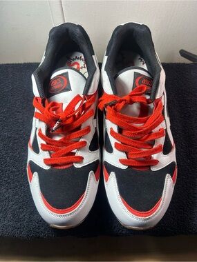 ASICS Black White Red Low-Top Sneakers